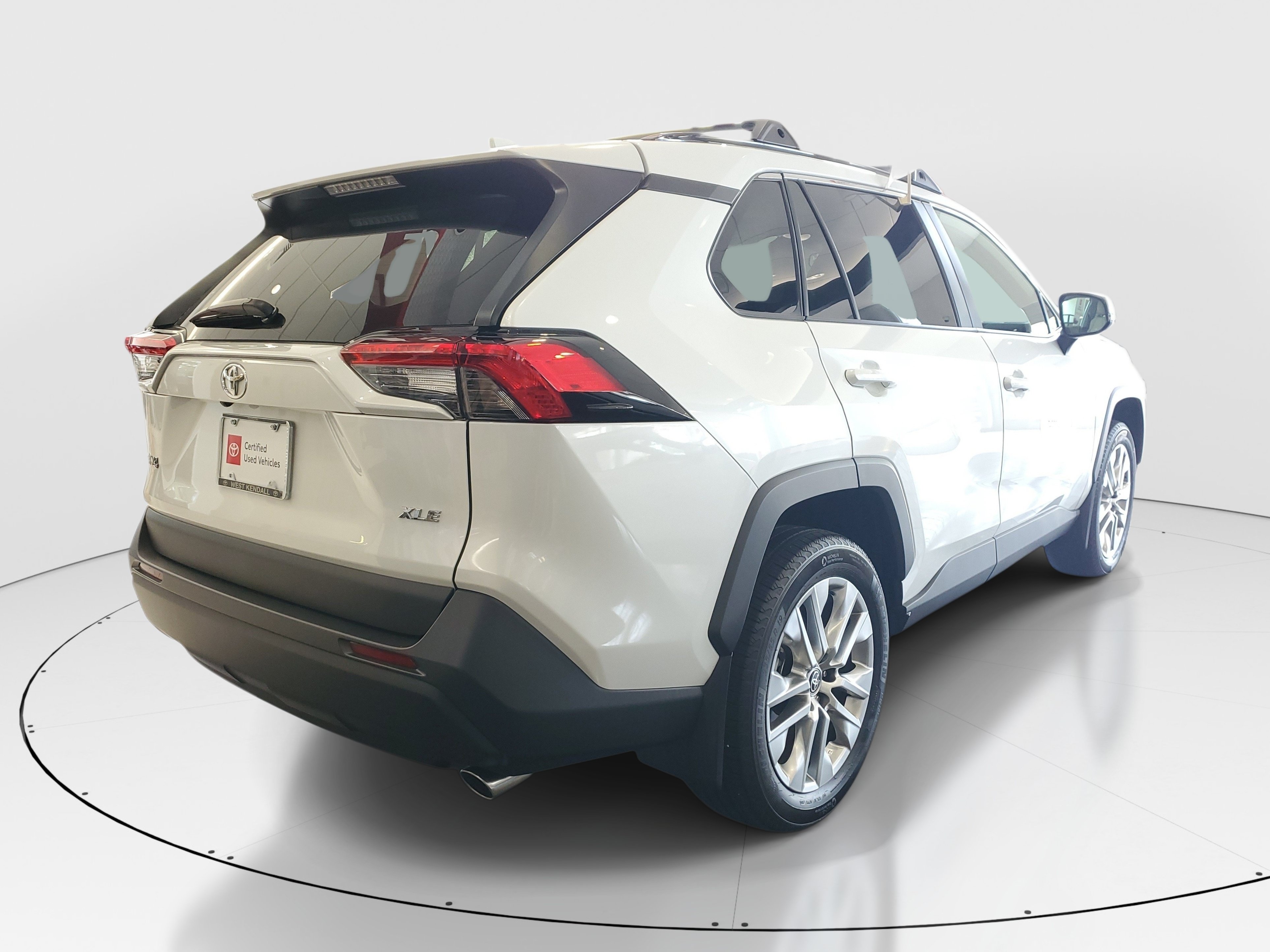 Used 2024 Toyota RAV4 XLE Premium FWD image 6