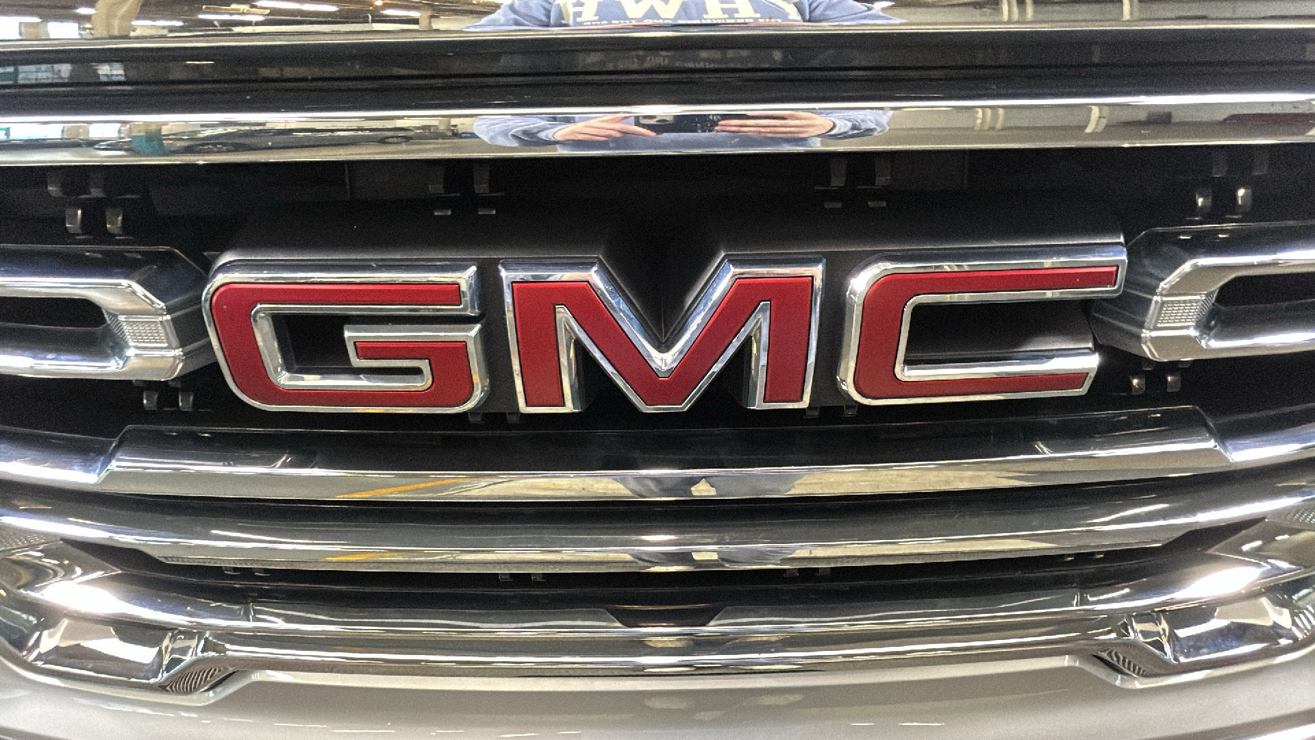Used 2019 GMC Sierra 1500 SLT w/ SLT Premium Plus Package AWD/4WD image 10