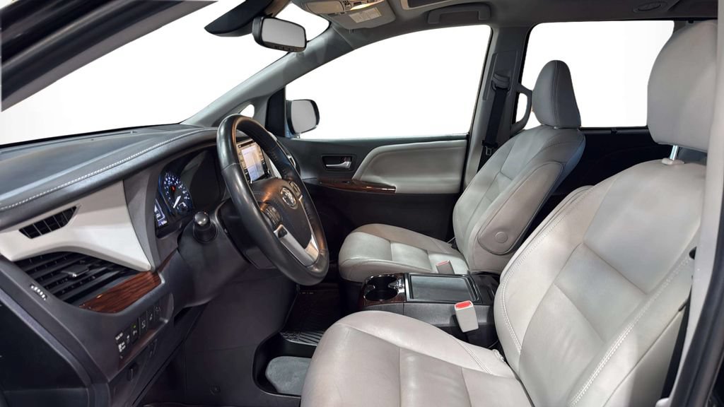Used 2020 Toyota Sienna Limited Premium AWD/4WD image 28