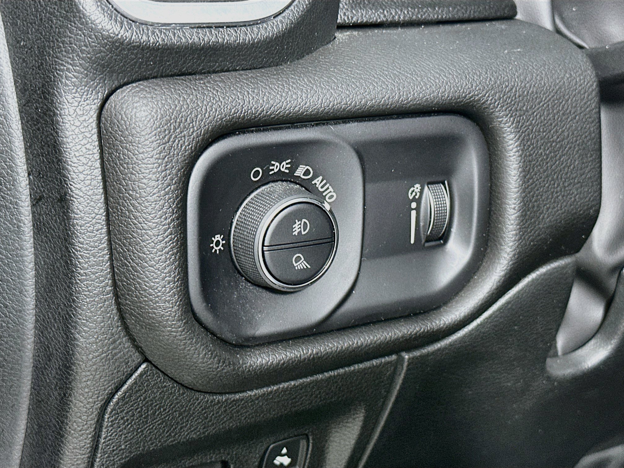 Used 2023 RAM 1500 Big Horn AWD/4WD image 10