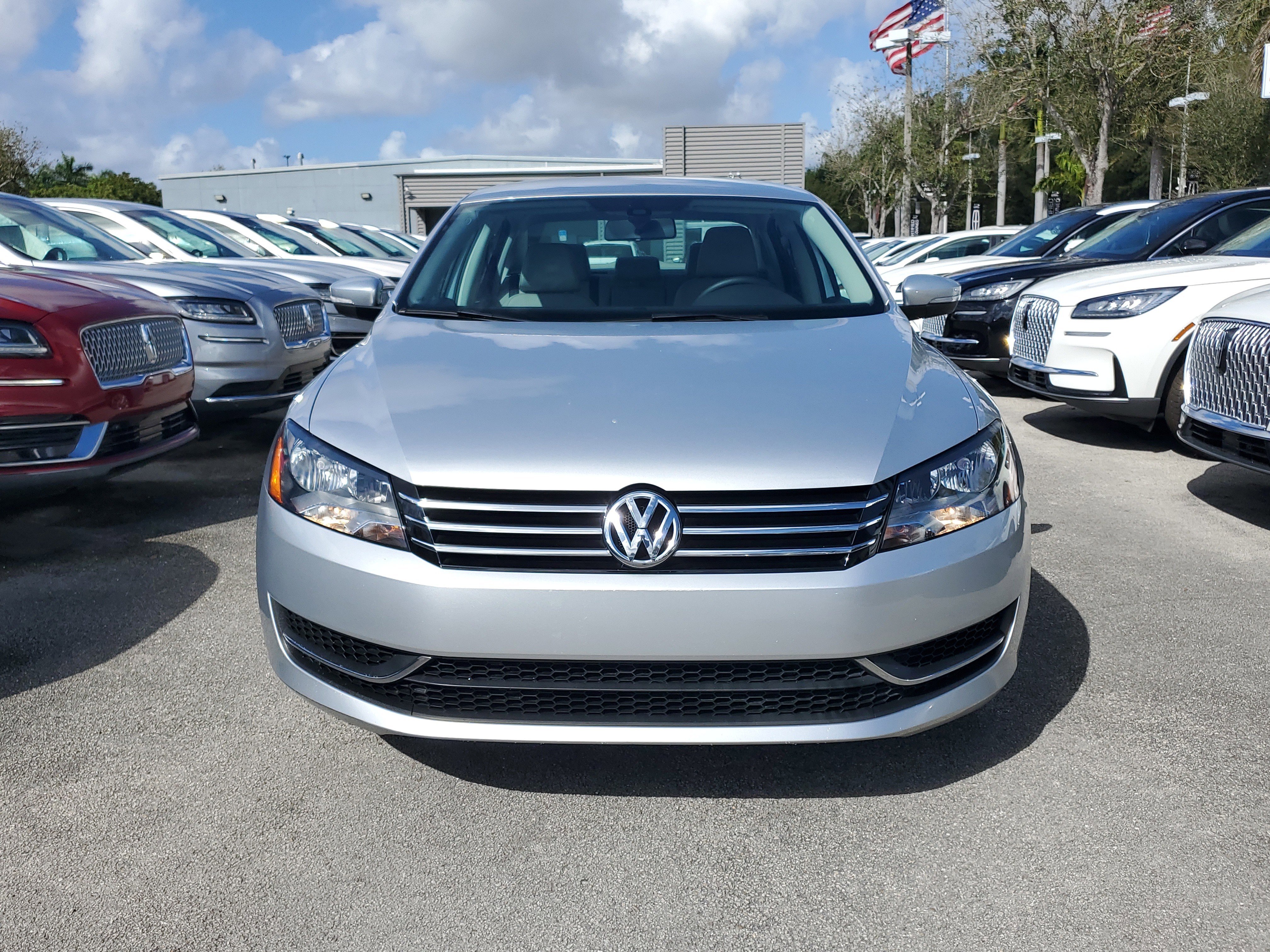 Used 2015 Volkswagen Passat 1.8T S image 2