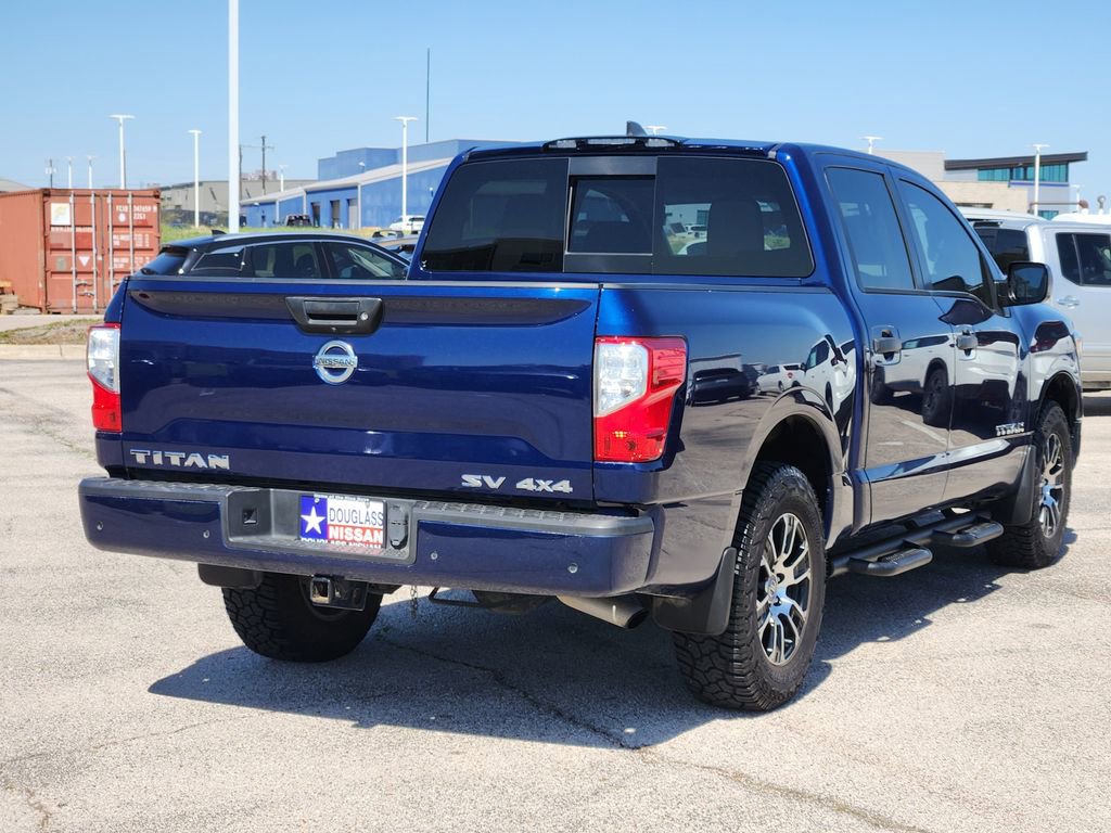 Used 2022 Nissan Titan SV image 3