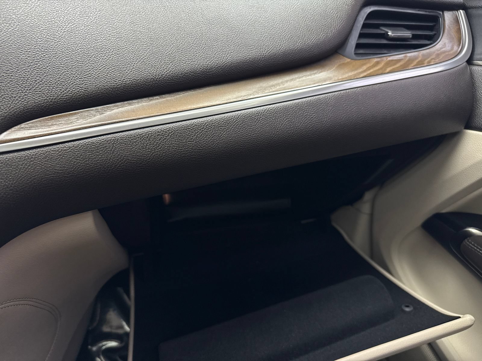 Used 2019 Lincoln MKC Reserve FWD image 34