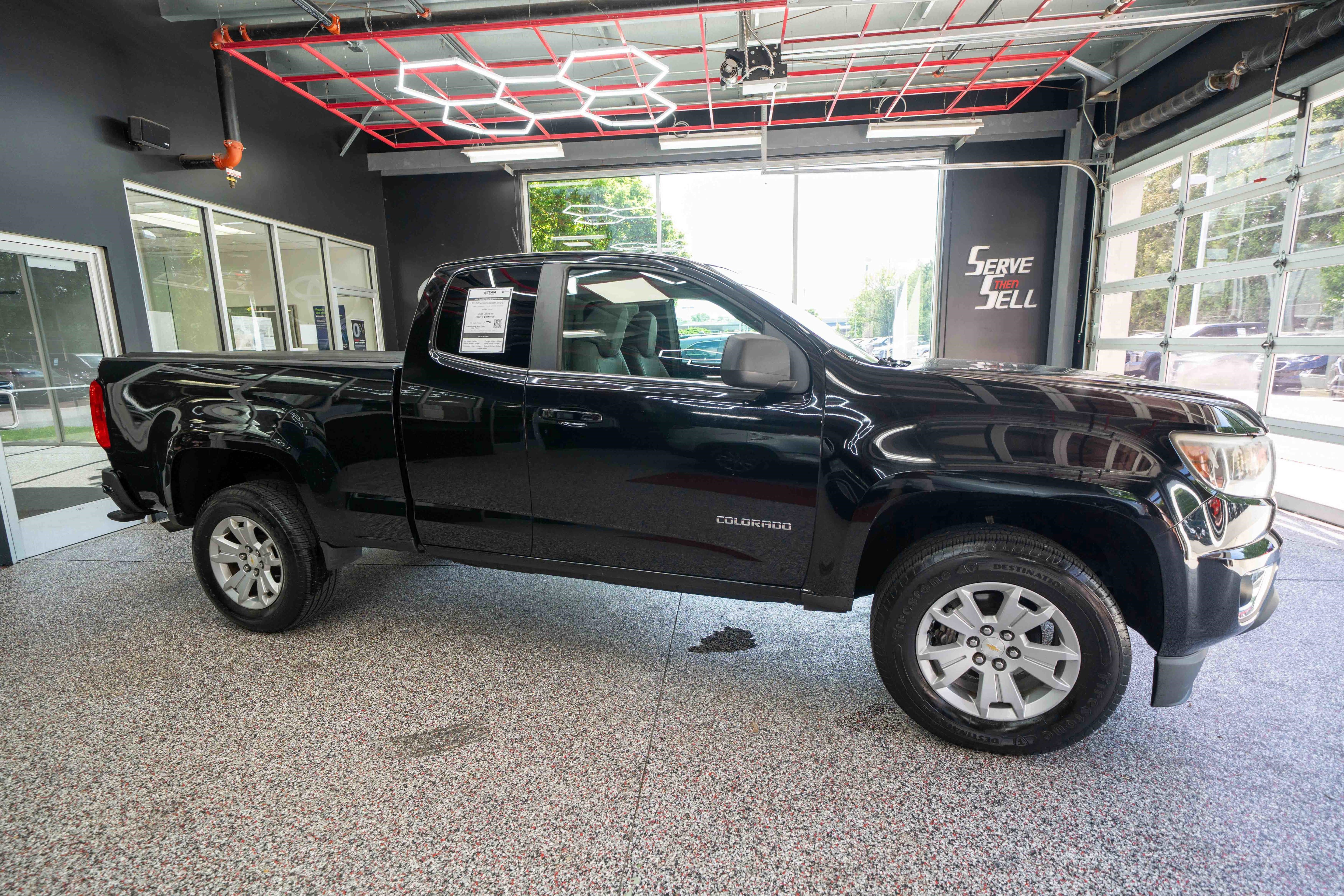 Used 2015 Chevrolet Colorado LT w/ LT Convenience Package RWD image 5