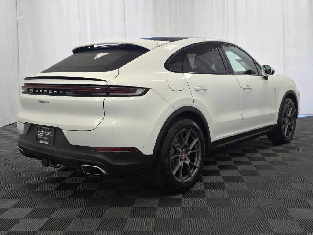 Certified 2025 Porsche Cayenne Coupe image 7
