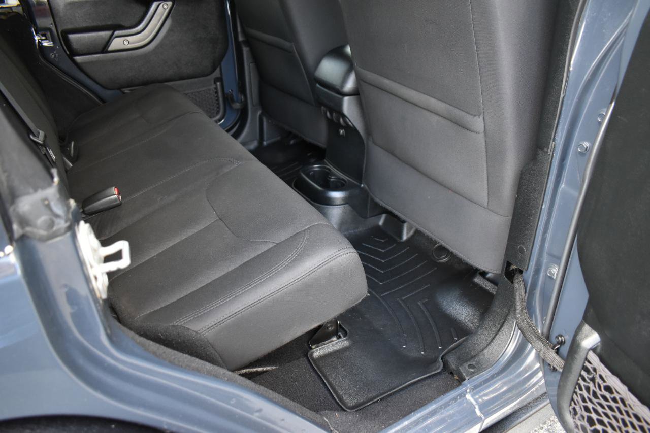 Used 2018 Jeep Wrangler Unlimited Sport S AWD/4WD image 28