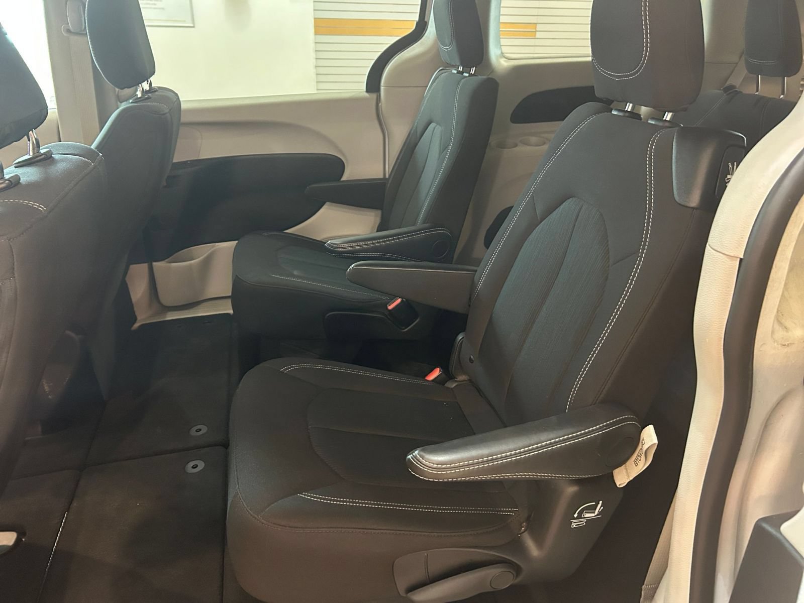 Used 2024 Chrysler Voyager LX FWD image 26