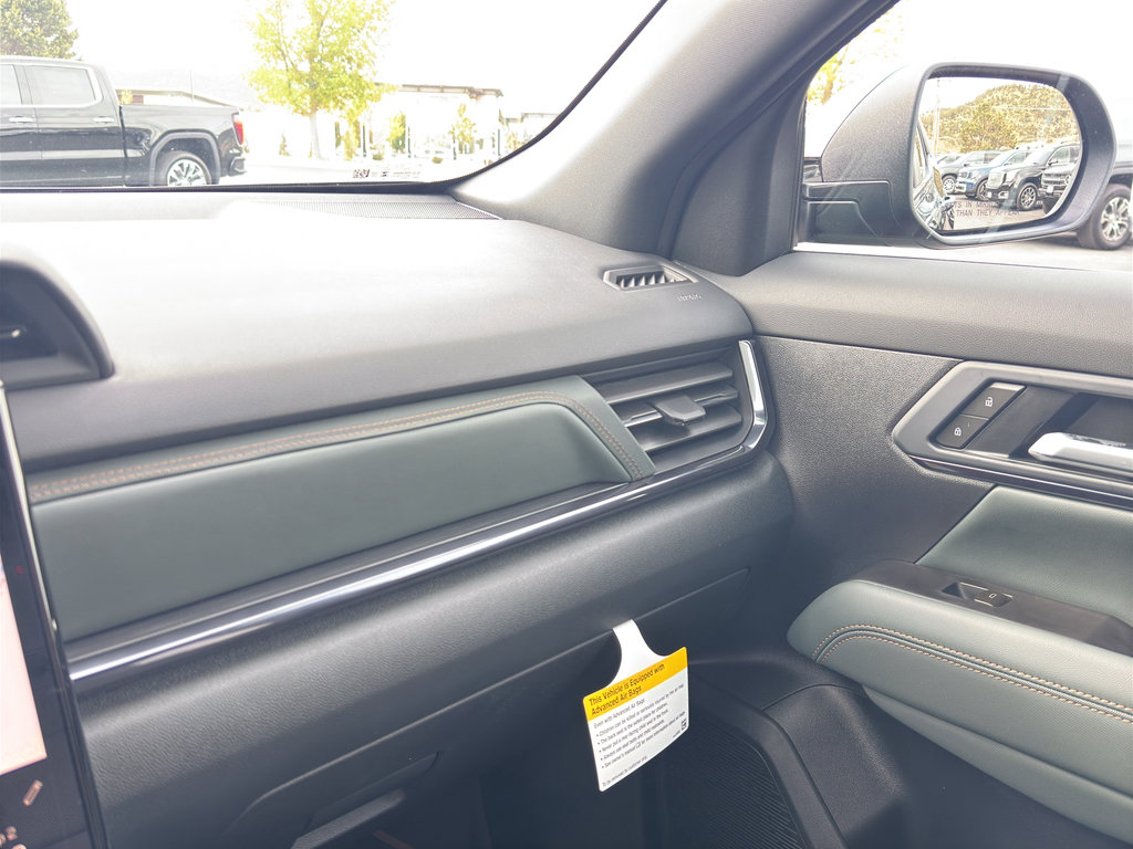 New 2026 GMC Terrain AT4 w/ Technology Package II AWD/4WD image 31