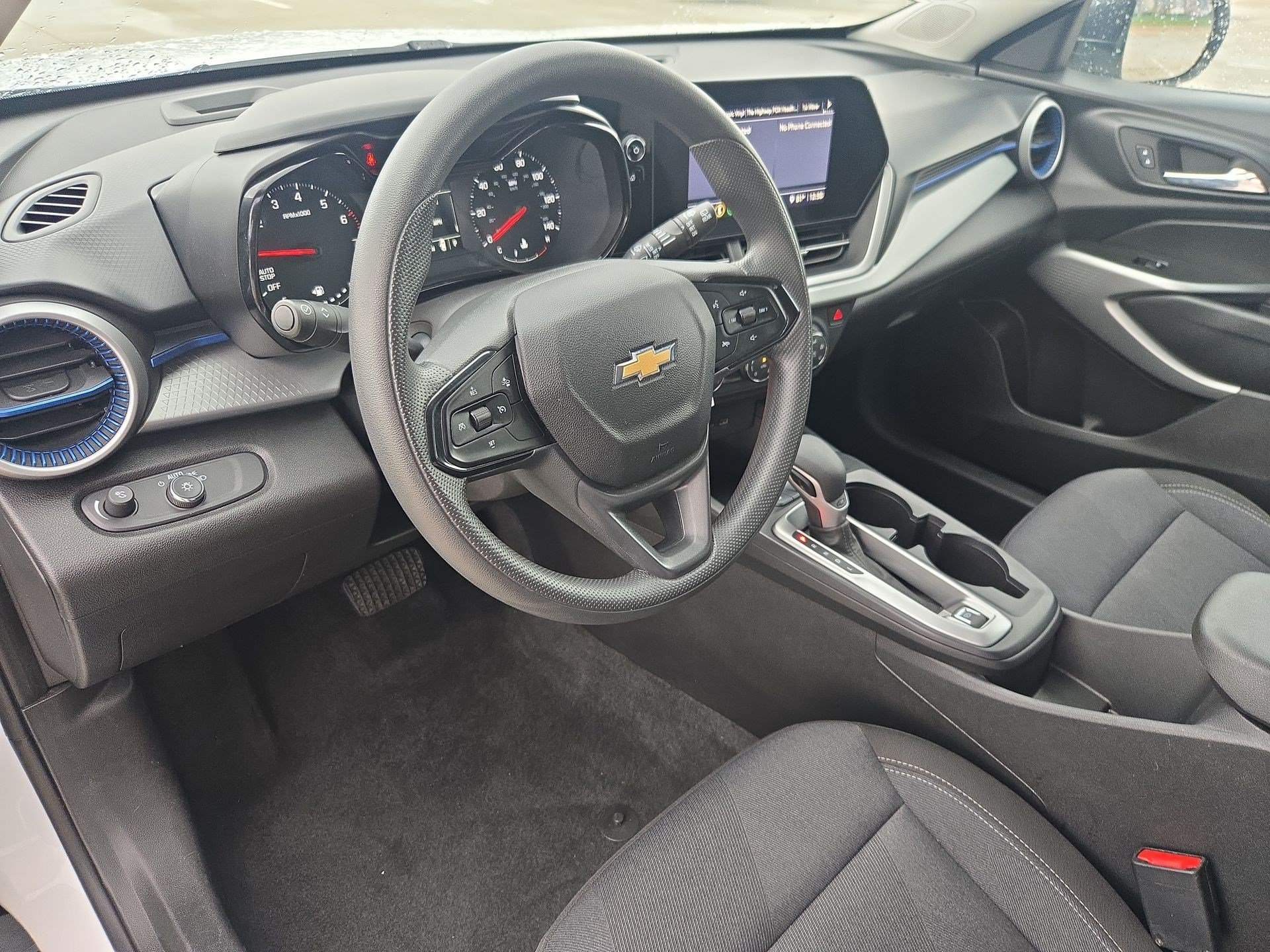 Used 2025 Chevrolet Trax LS FWD image 10