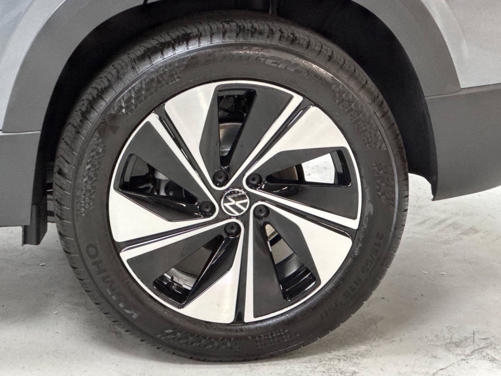 New 2026 Volkswagen Taos SE AWD/4WD image 24
