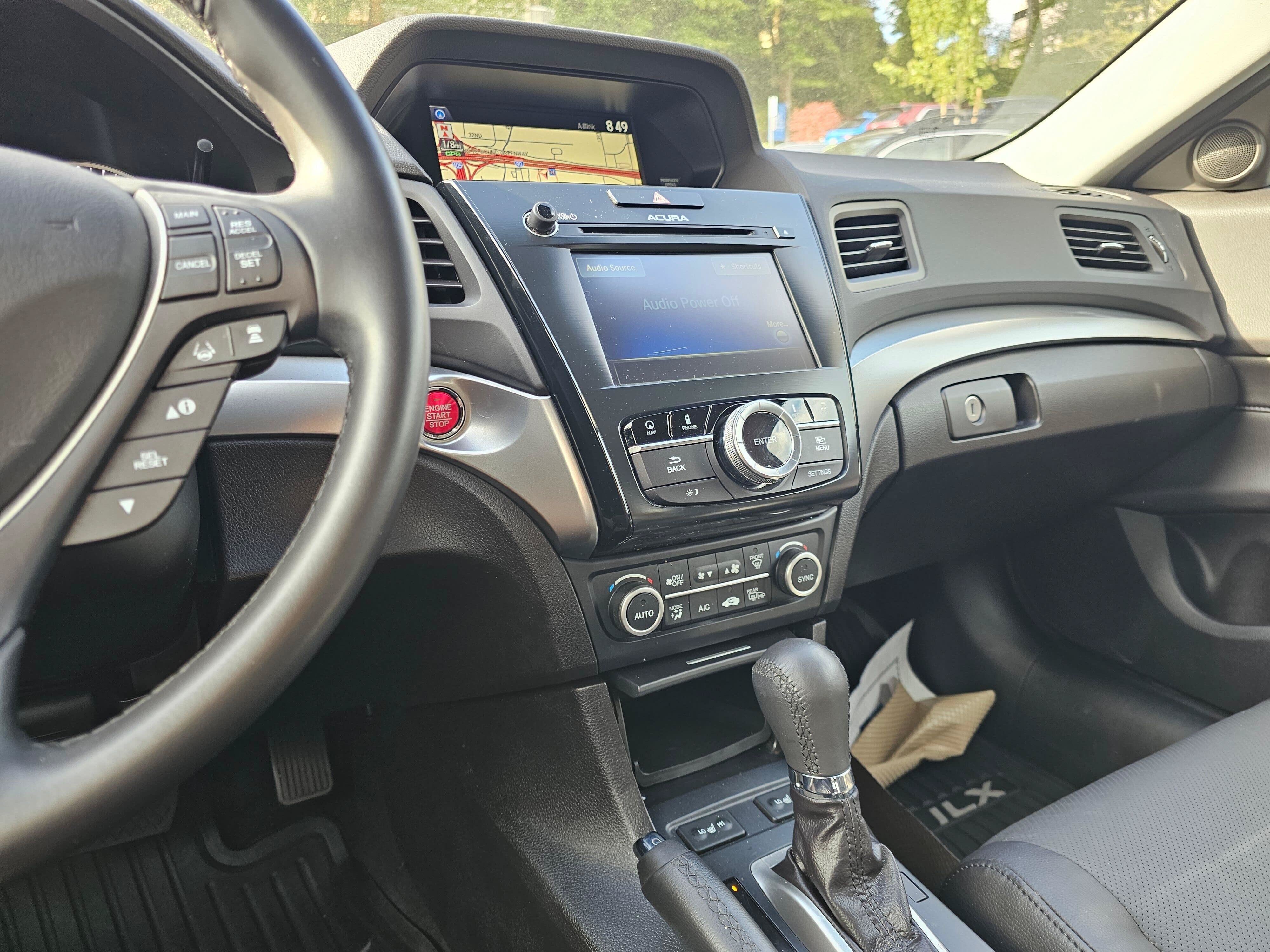 Used 2017 Acura ILX FWD image 31