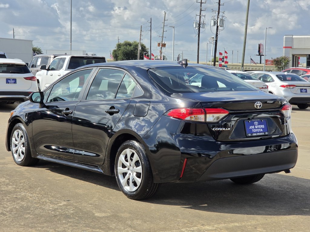Used 2026 Toyota Corolla LE FWD image 7