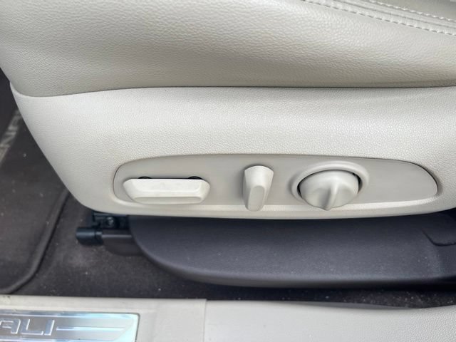 Certified 2019 GMC Acadia Denali w/ Technology Package FWD image 27