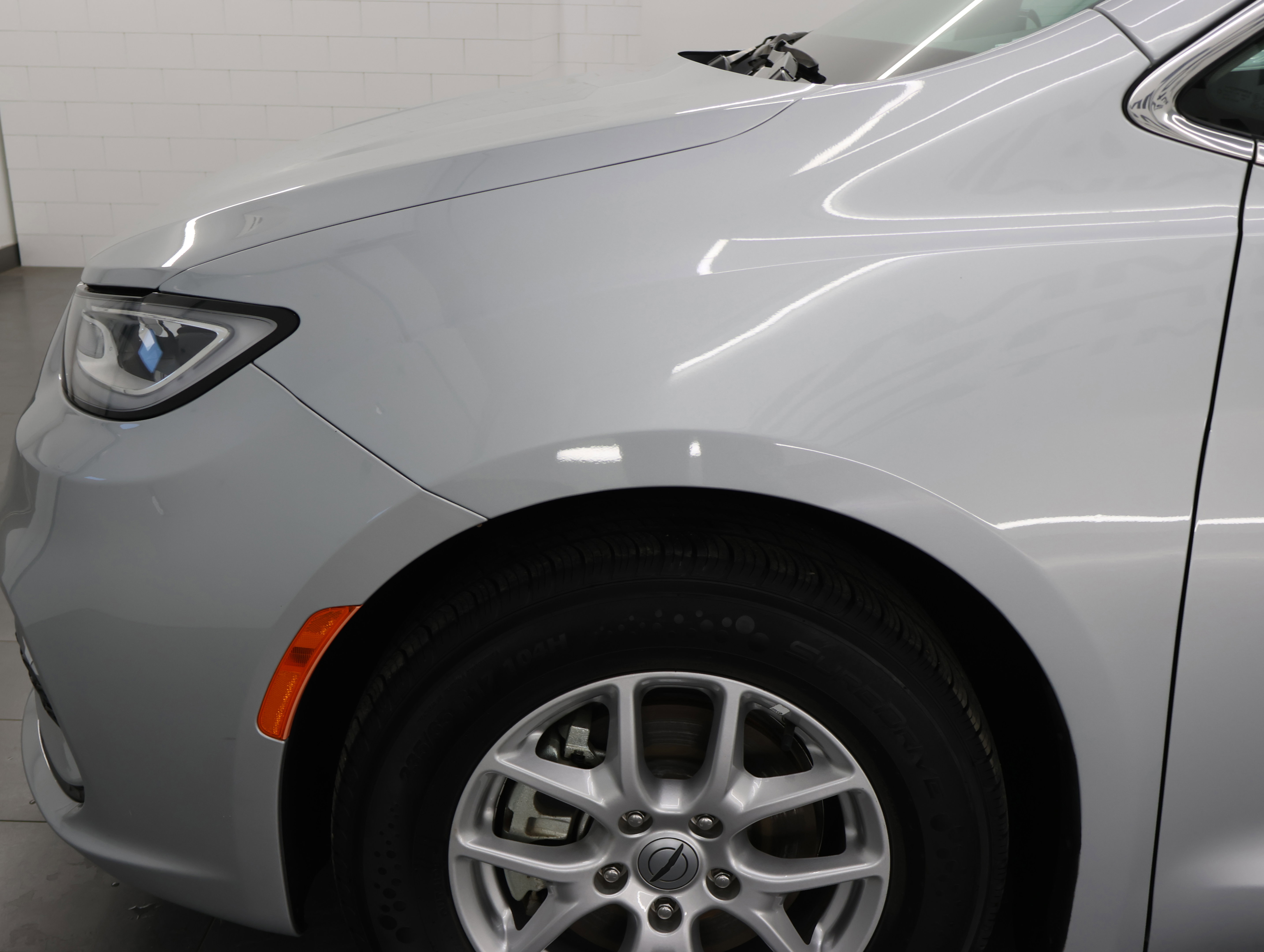 Used 2024 Chrysler Pacifica Touring-L FWD image 35