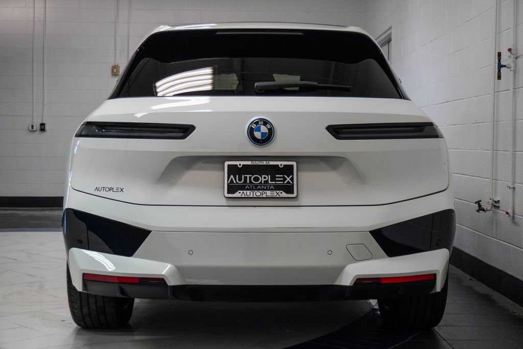 Used 2024 BMW iX xDrive50 w/ Sport Package AWD/4WD image 37