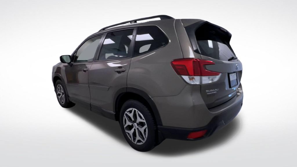 Used 2021 Subaru Forester Premium AWD/4WD image 6