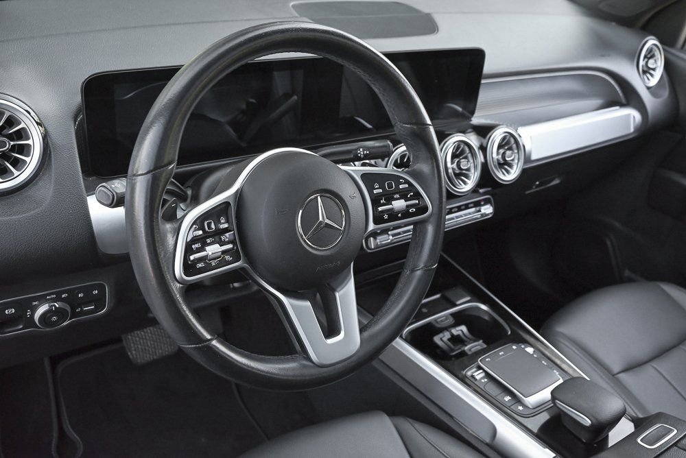 Used 2022 Mercedes-Benz GLB 250 image 12