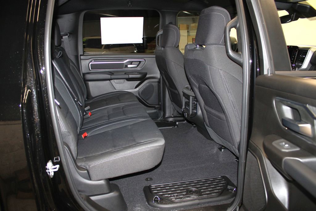 New 2026 RAM 1500 4x4 Crew Cab image 34