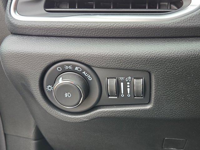 New 2026 Chrysler Pacifica Pinnacle image 23