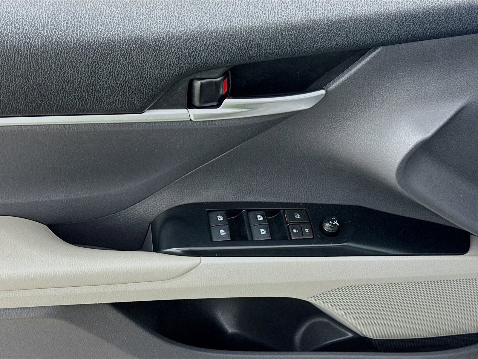 Certified 2019 Toyota Camry LE FWD image 14