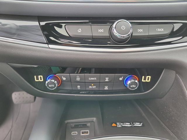 Used 2022 Buick Enclave Essence w/ Experience Buick Package image 21