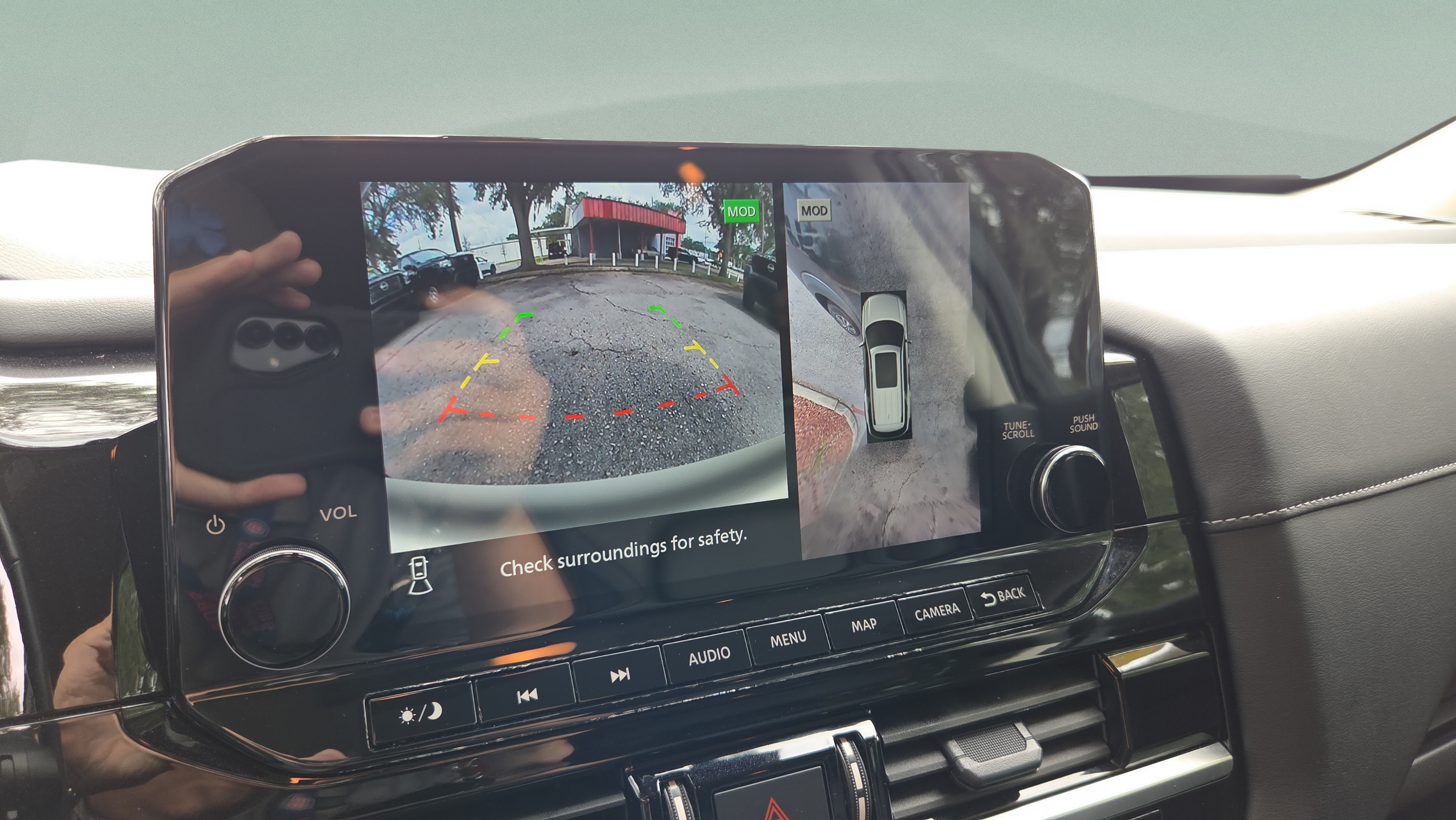 Used 2025 Nissan Pathfinder SL AWD/4WD image 25