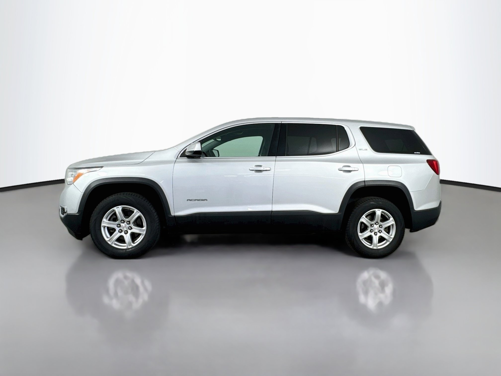 Used 2017 GMC Acadia SLE FWD image 4