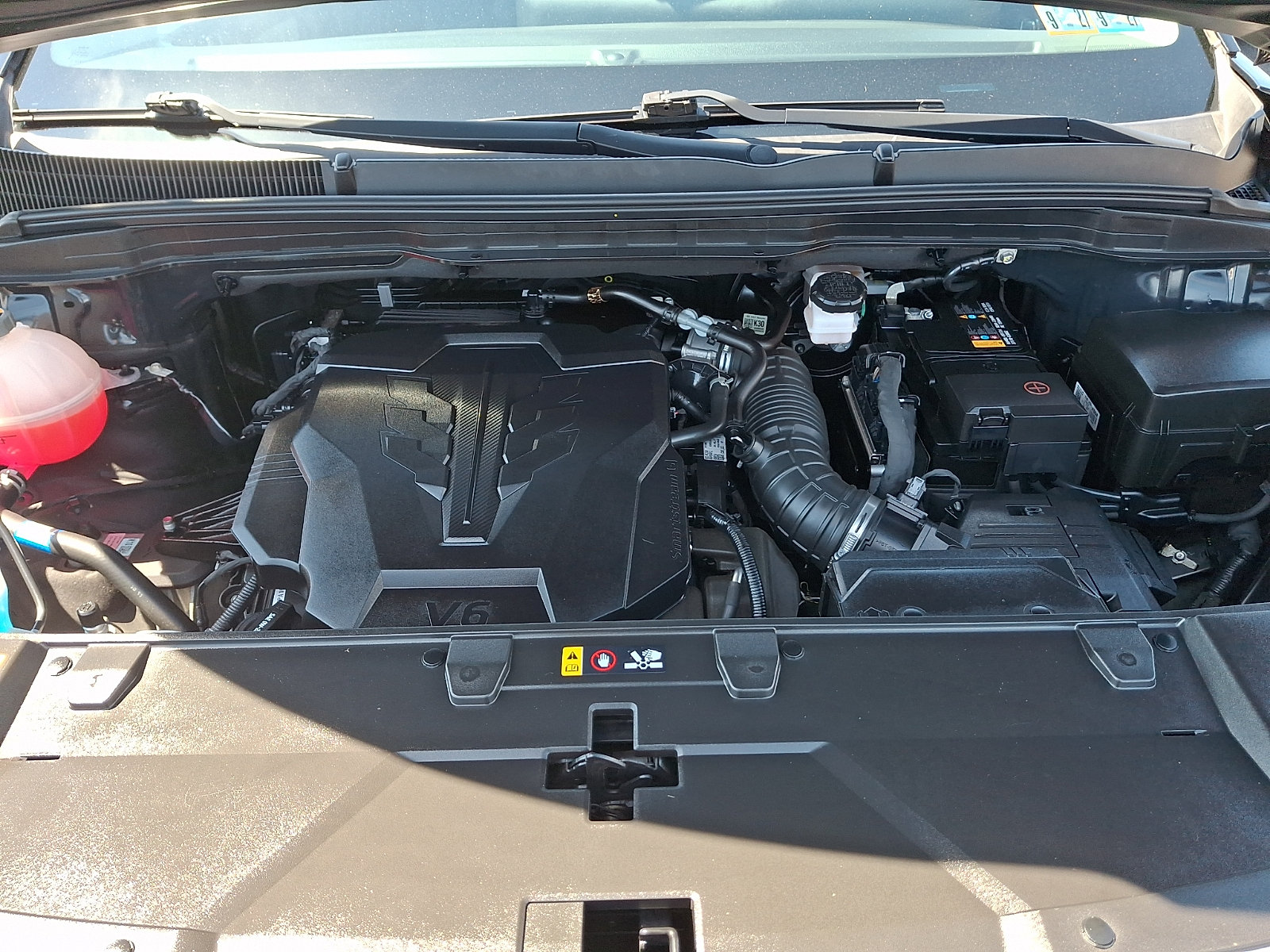 Used 2024 Kia Carnival EX FWD image 28