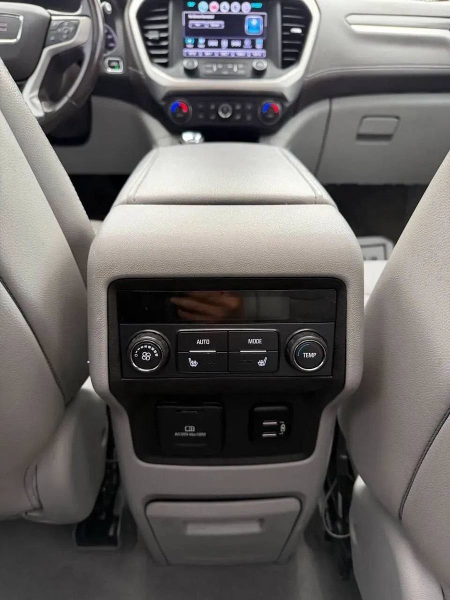 Used 2018 GMC Acadia SLT w/ LPO, Black Accent Package AWD/4WD image 21