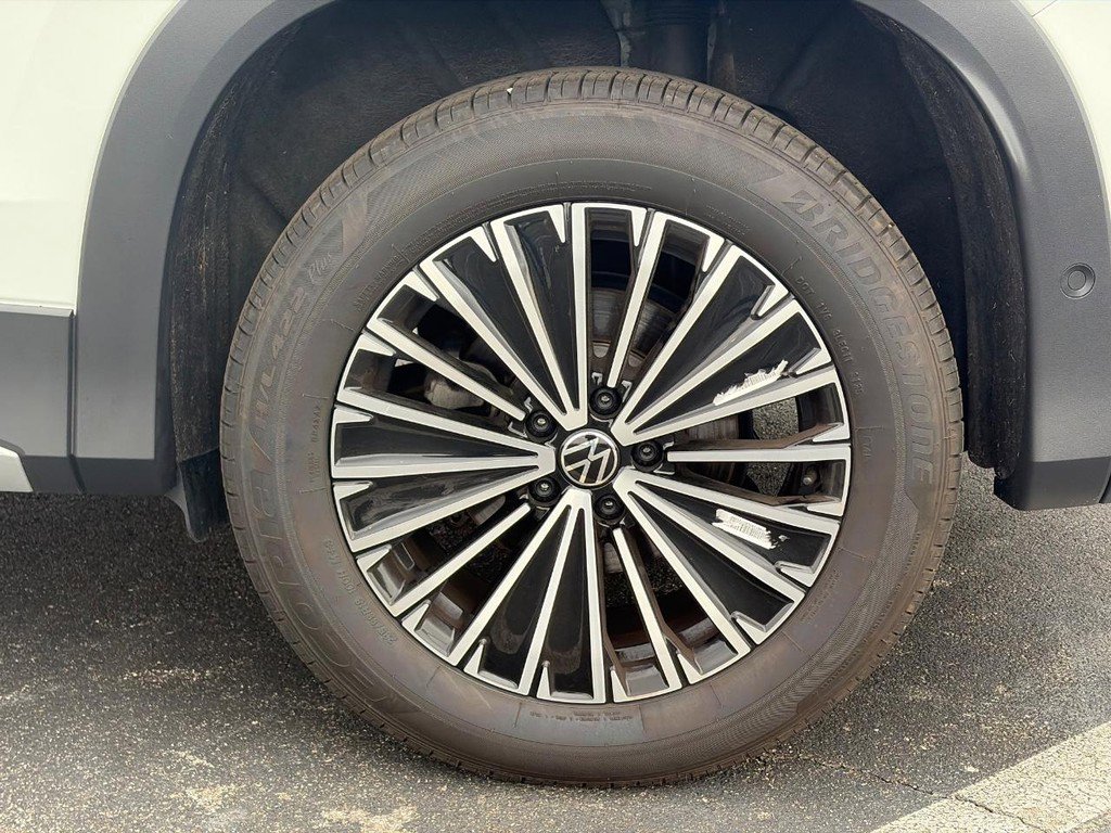 Used 2025 Volkswagen Tiguan S w/ 18" Wheel Package image 9