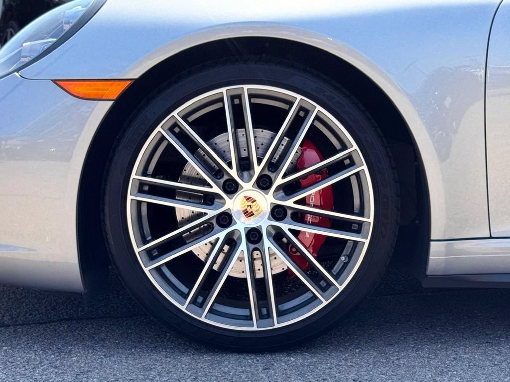 Used 2019 Porsche 911 Carrera 4S AWD/4WD image 12