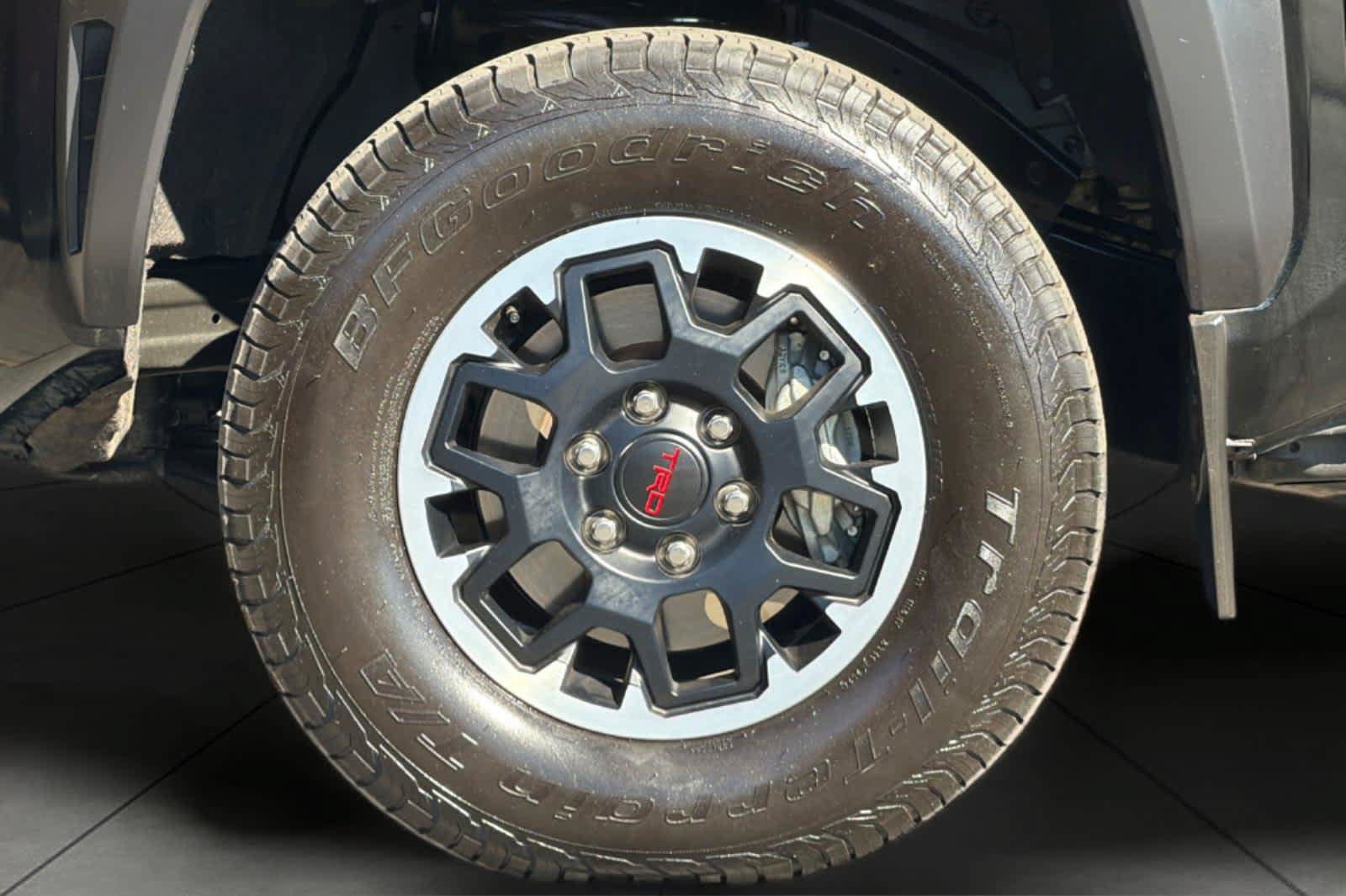 Used 2024 Toyota Tacoma TRD Off-Road w/ TRD Off Road Upgrade Package AWD/4WD image 11