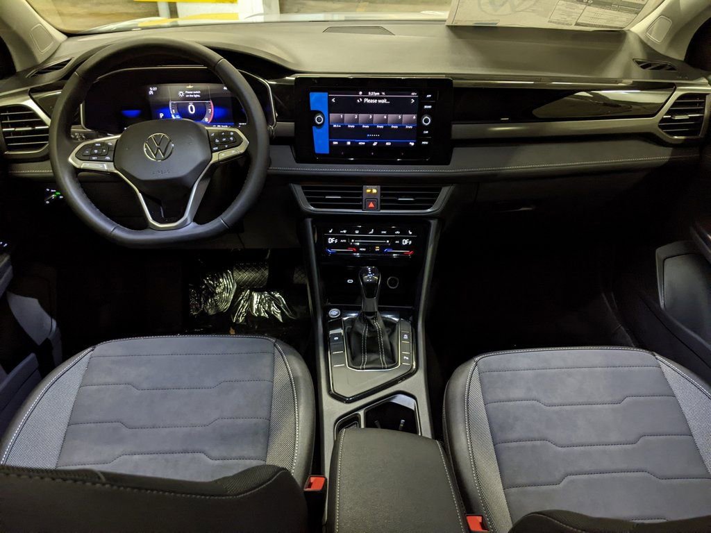 New 2026 Volkswagen Taos SE FWD image 12