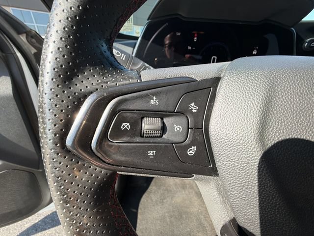 Used 2024 Chevrolet Trax RS FWD image 30