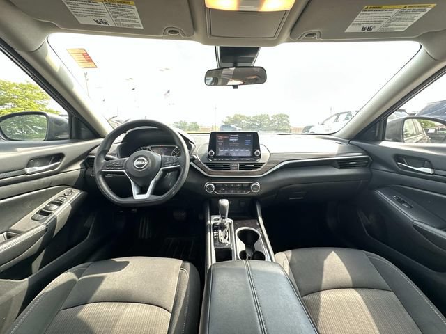 Used 2024 Nissan Altima 2.5 SV FWD image 13