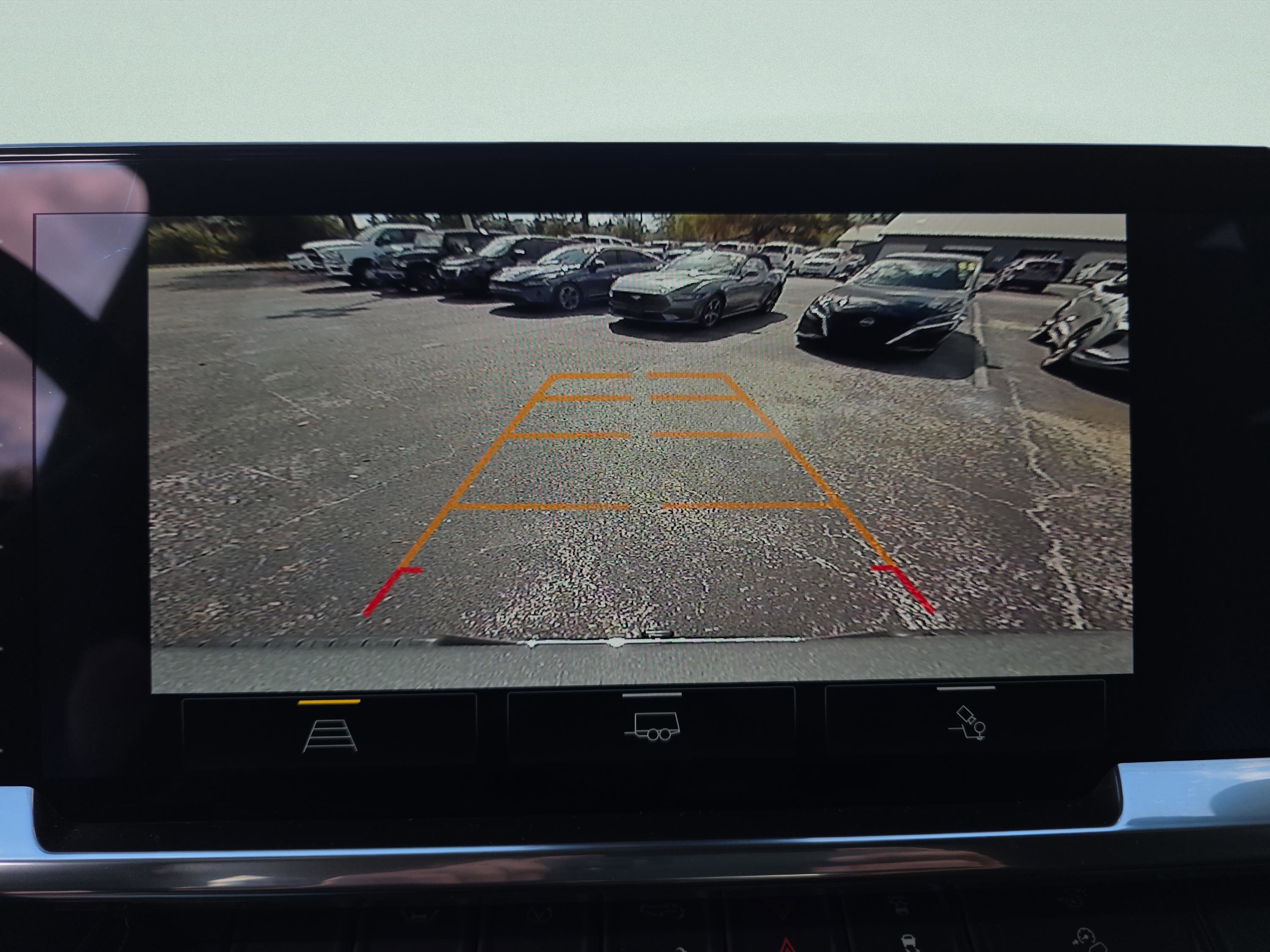 Used 2025 Chevrolet Silverado 1500 LT w/ Z71 Off-Road Package image 23