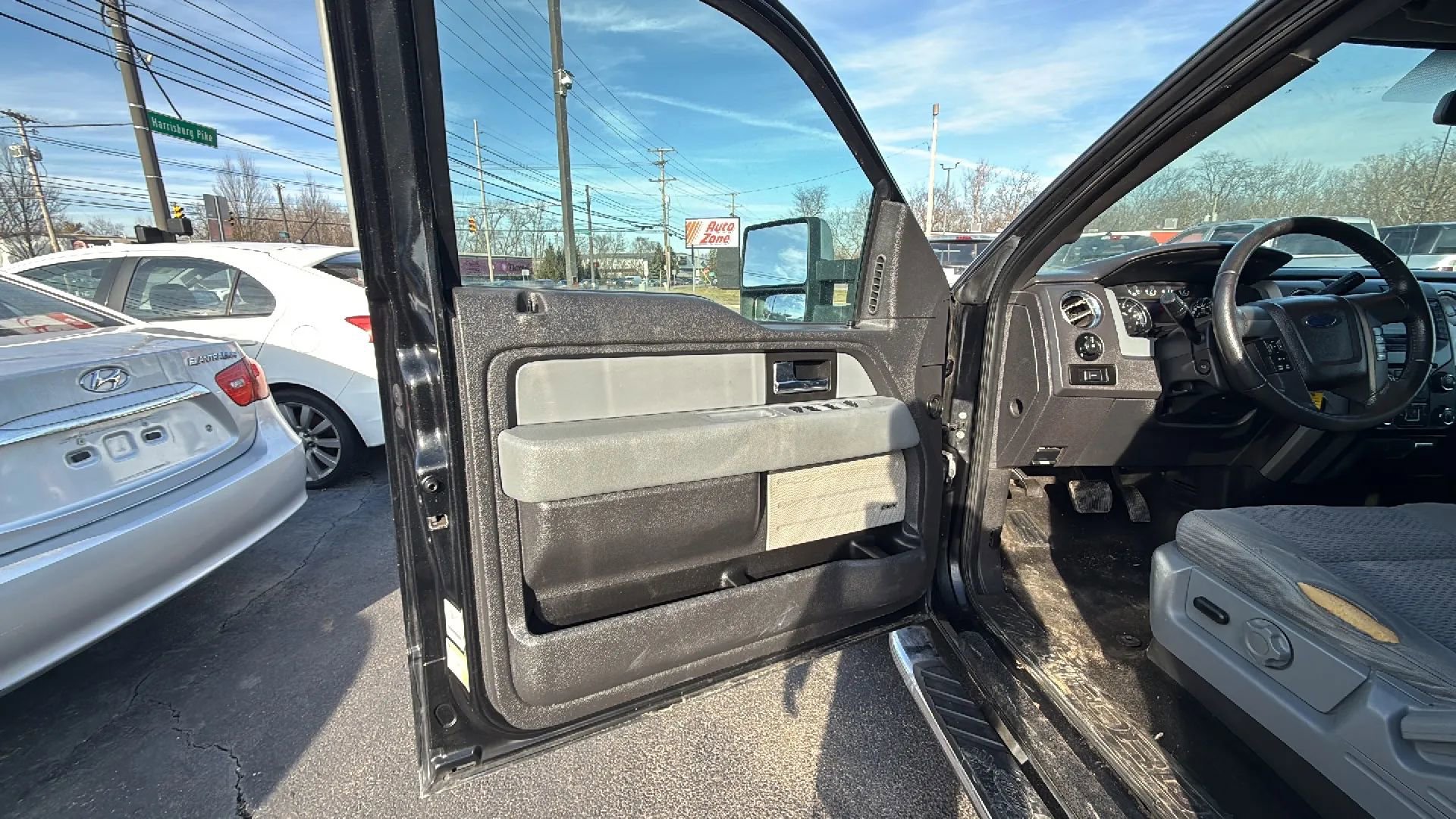 Used 2013 Ford F150 XLT w/ Luxury Equipment Group image 10