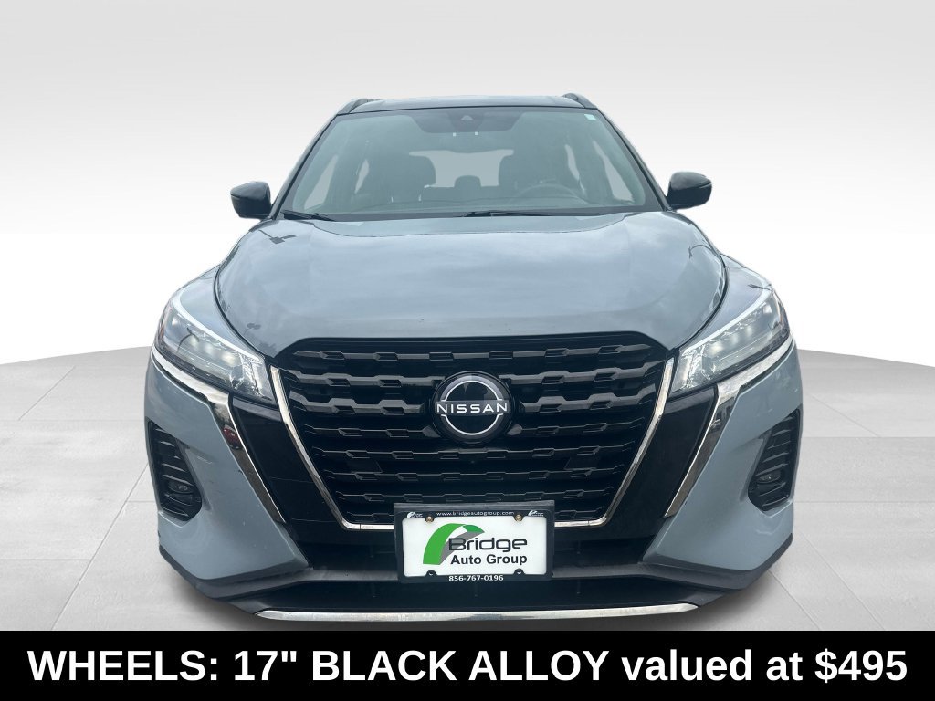 Used 2023 Nissan Kicks SR FWD image 2