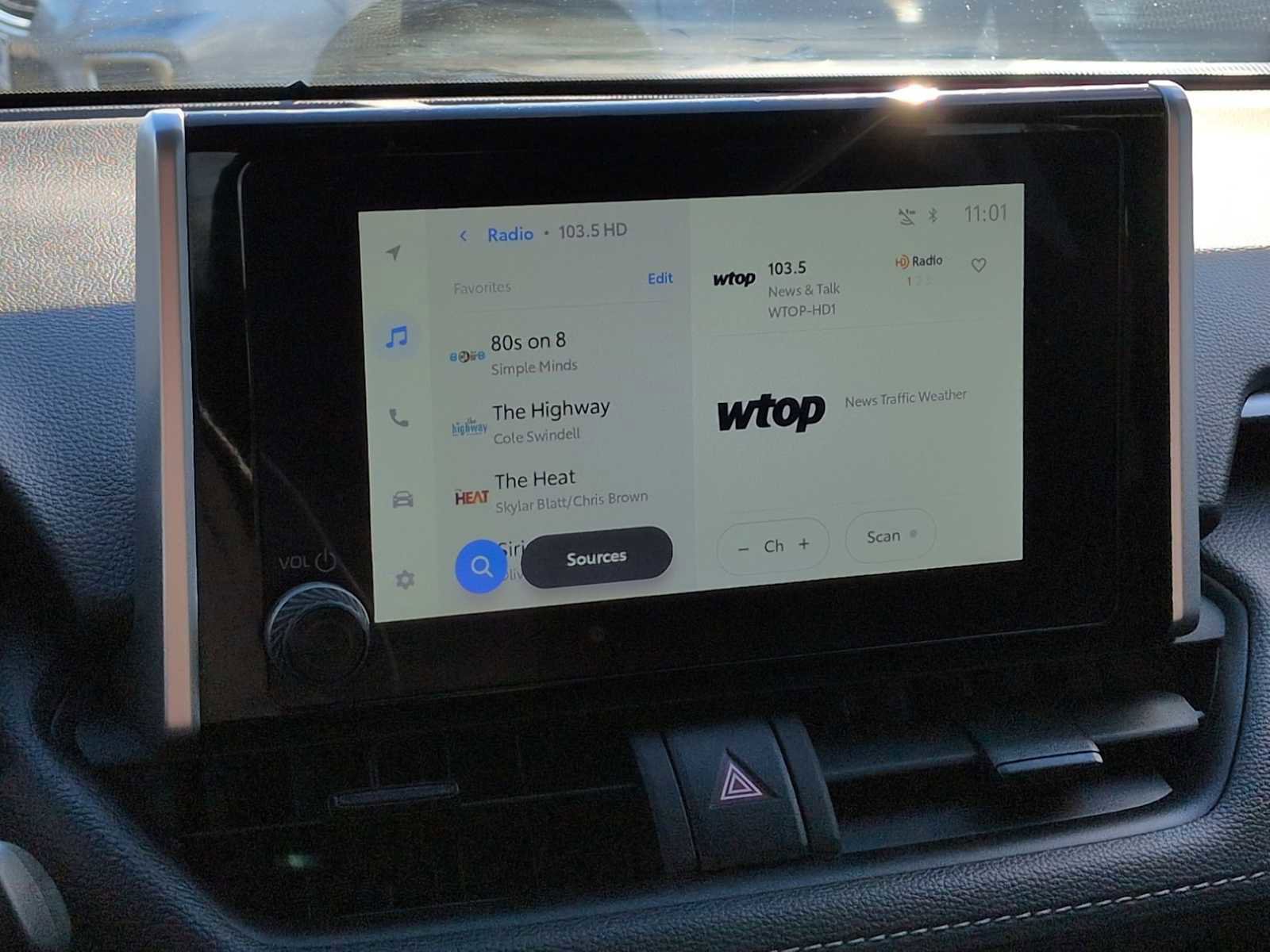 Used 2024 Toyota RAV4 LE image 29