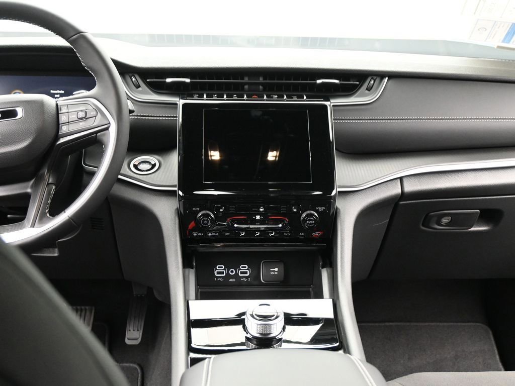 New 2025 Jeep Grand Cherokee L Laredo w/ Luxury Tech Group I image 27