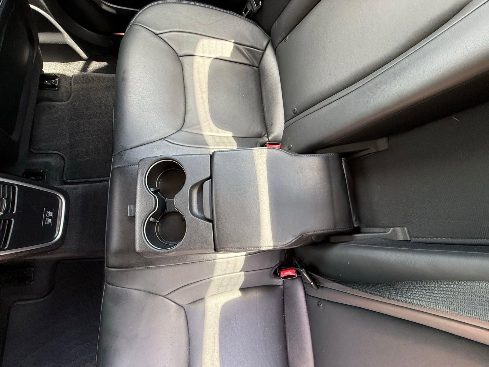 Used 2015 Chrysler 300 Limited w/ Driver Convenience Group image 32