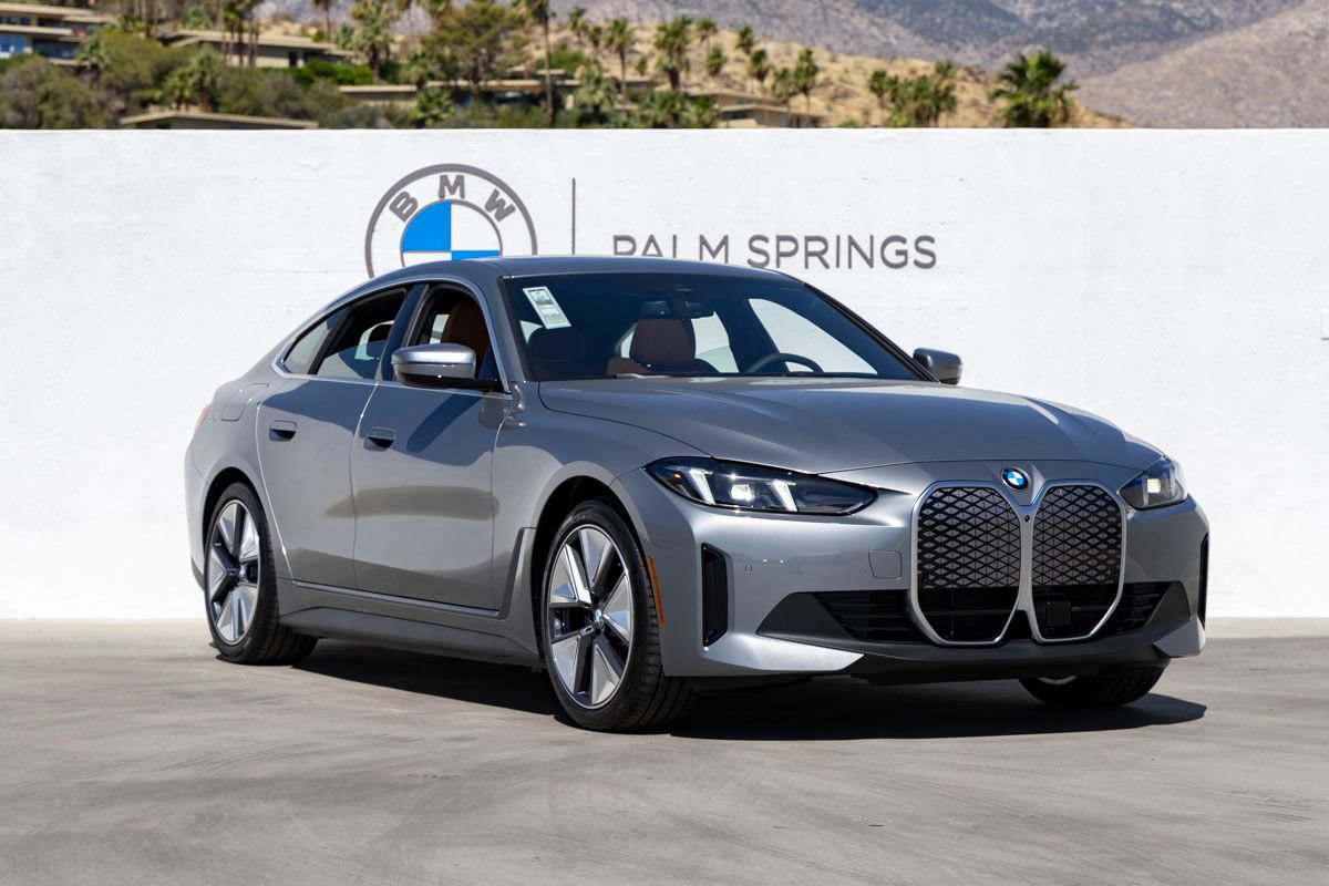 New 2026 BMW i4 eDrive40 w/ Premium Package RWD image 2