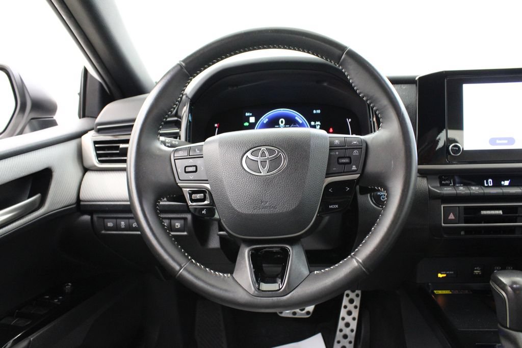 Used 2025 Toyota Camry SE FWD image 21
