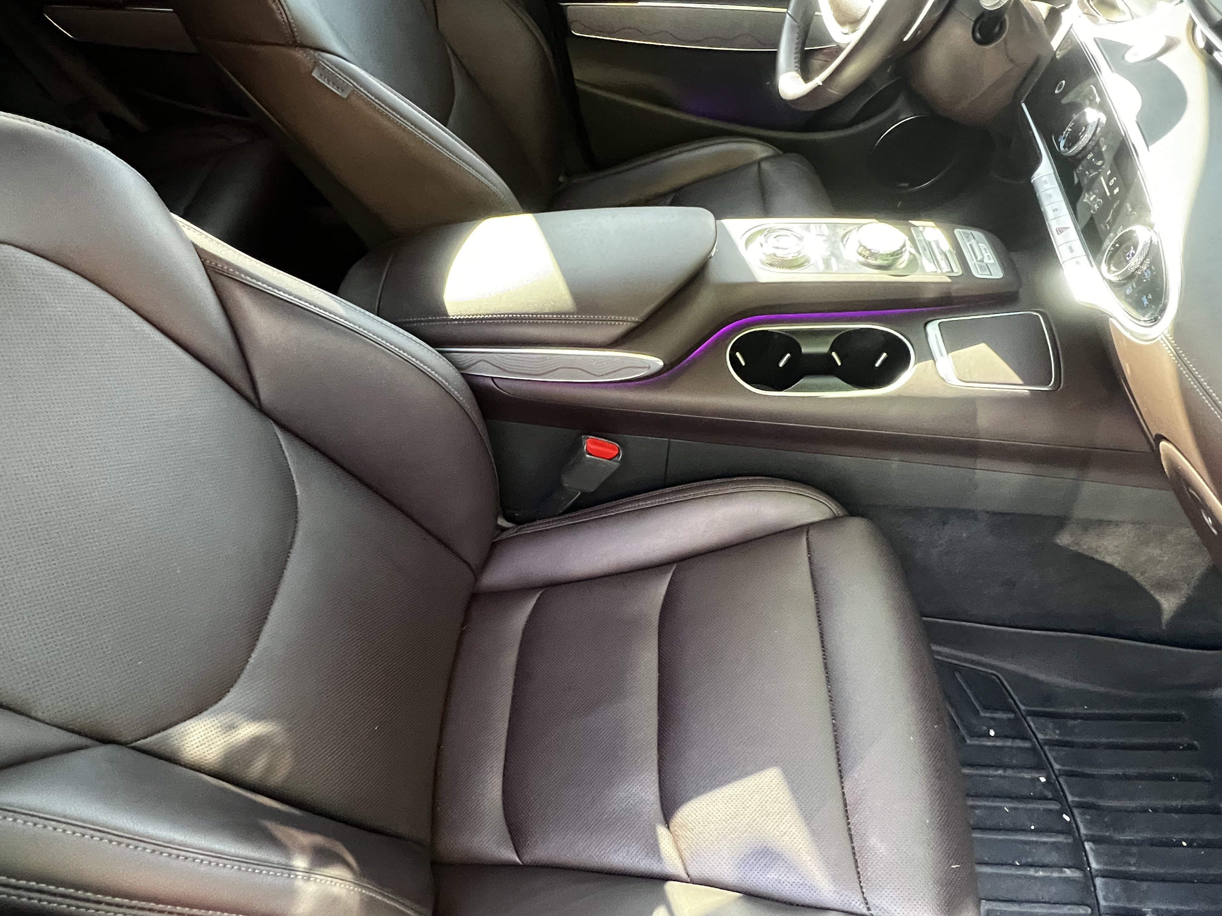 Used 2022 Genesis GV70 2.5T w/ Advanced Package image 45