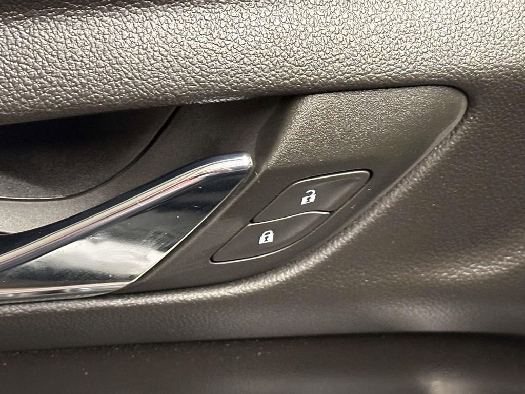 Used 2023 GMC Acadia SLE w/ Driver Convenience Package AWD/4WD image 10