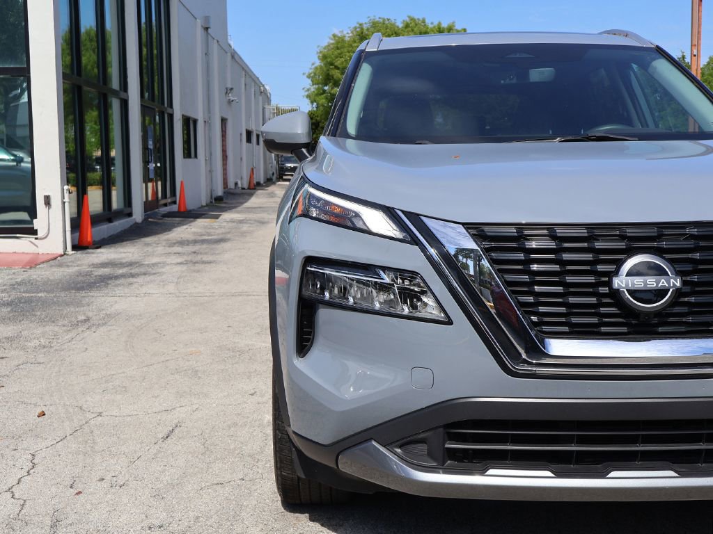Used 2023 Nissan Rogue SL FWD image 12