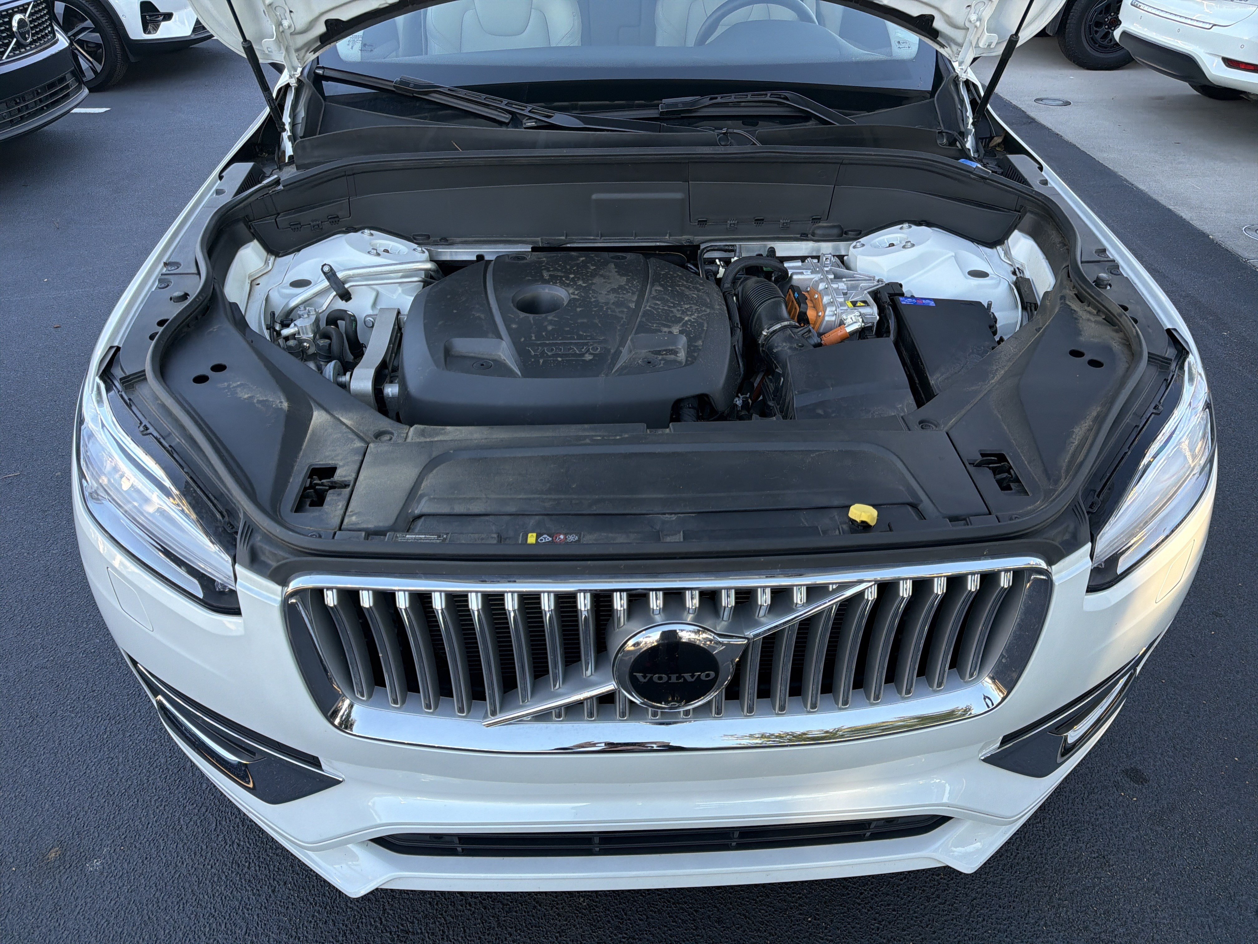 Certified 2025 Volvo XC90 T8 Plus w/ Protection Package Premier AWD/4WD image 36