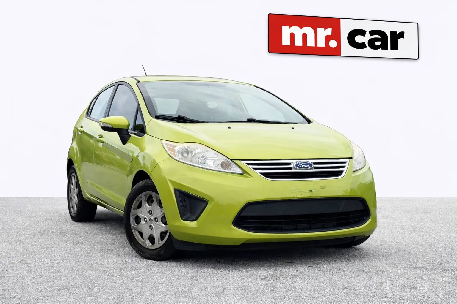 Used 2013 Ford Fiesta SE image 1