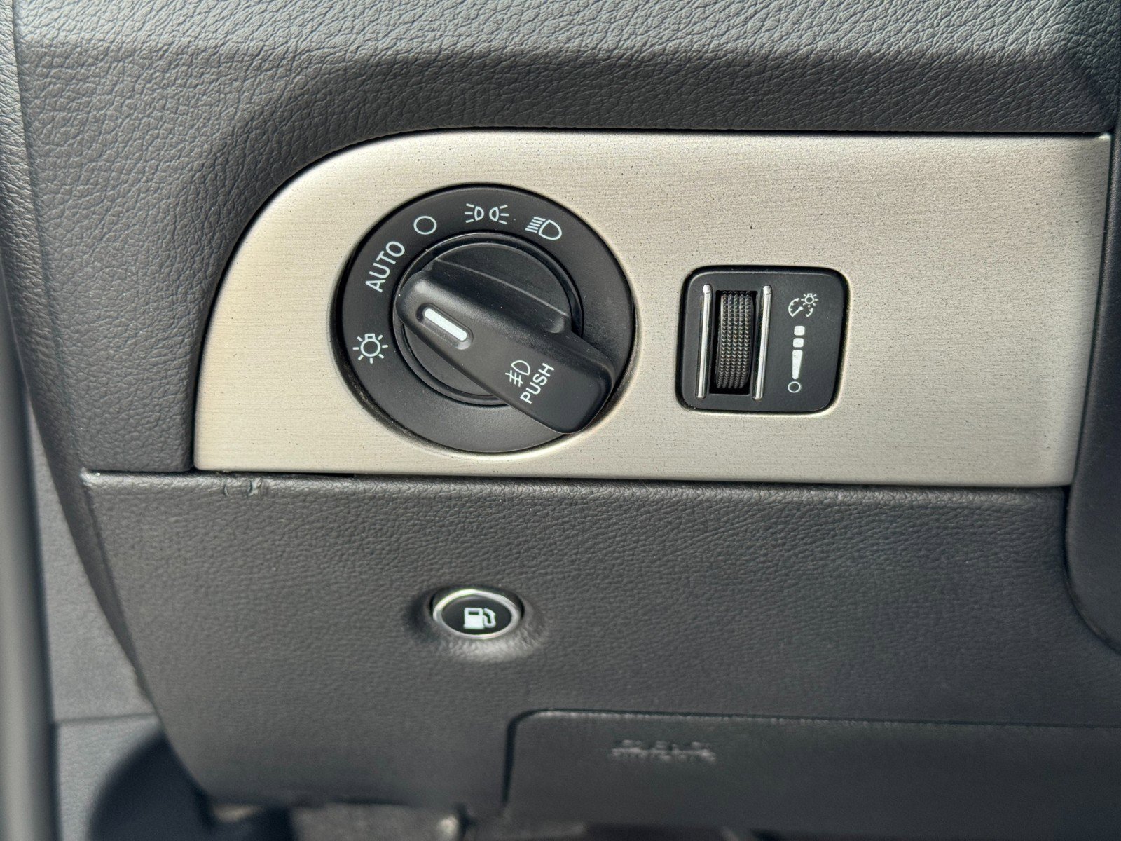 Used 2016 Dodge Durango R/T w/ Blacktop Package image 19