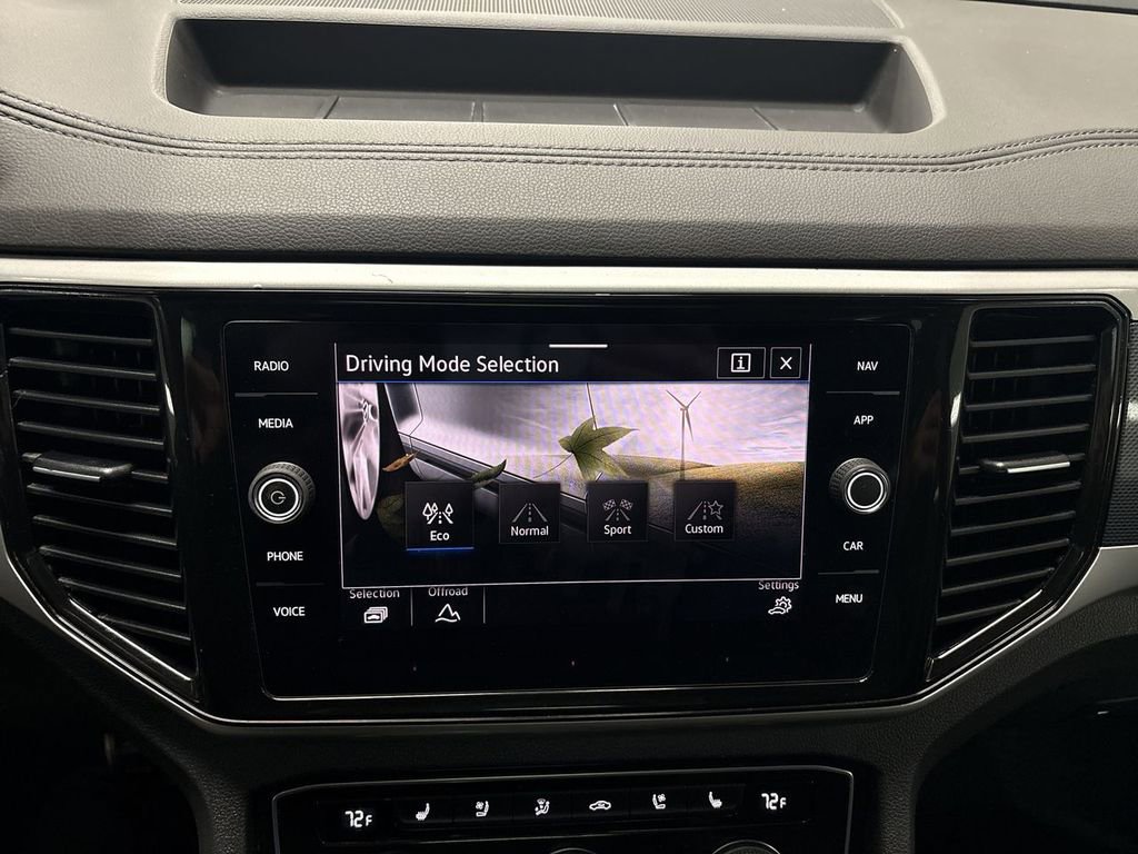 Used 2022 Volkswagen Atlas Cross Sport SEL R-Line image 49